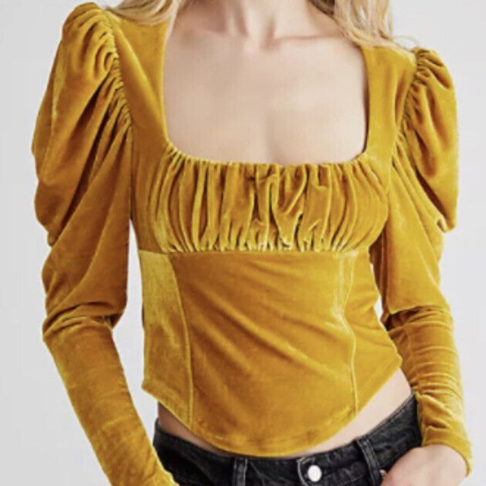 Free people Gold Velvet Puff Long Sleeves Top Size M NEW